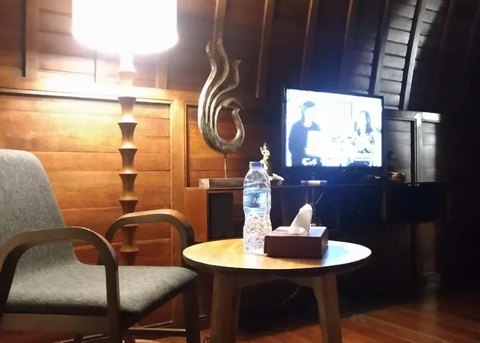 Villa The Lumbung Wood *